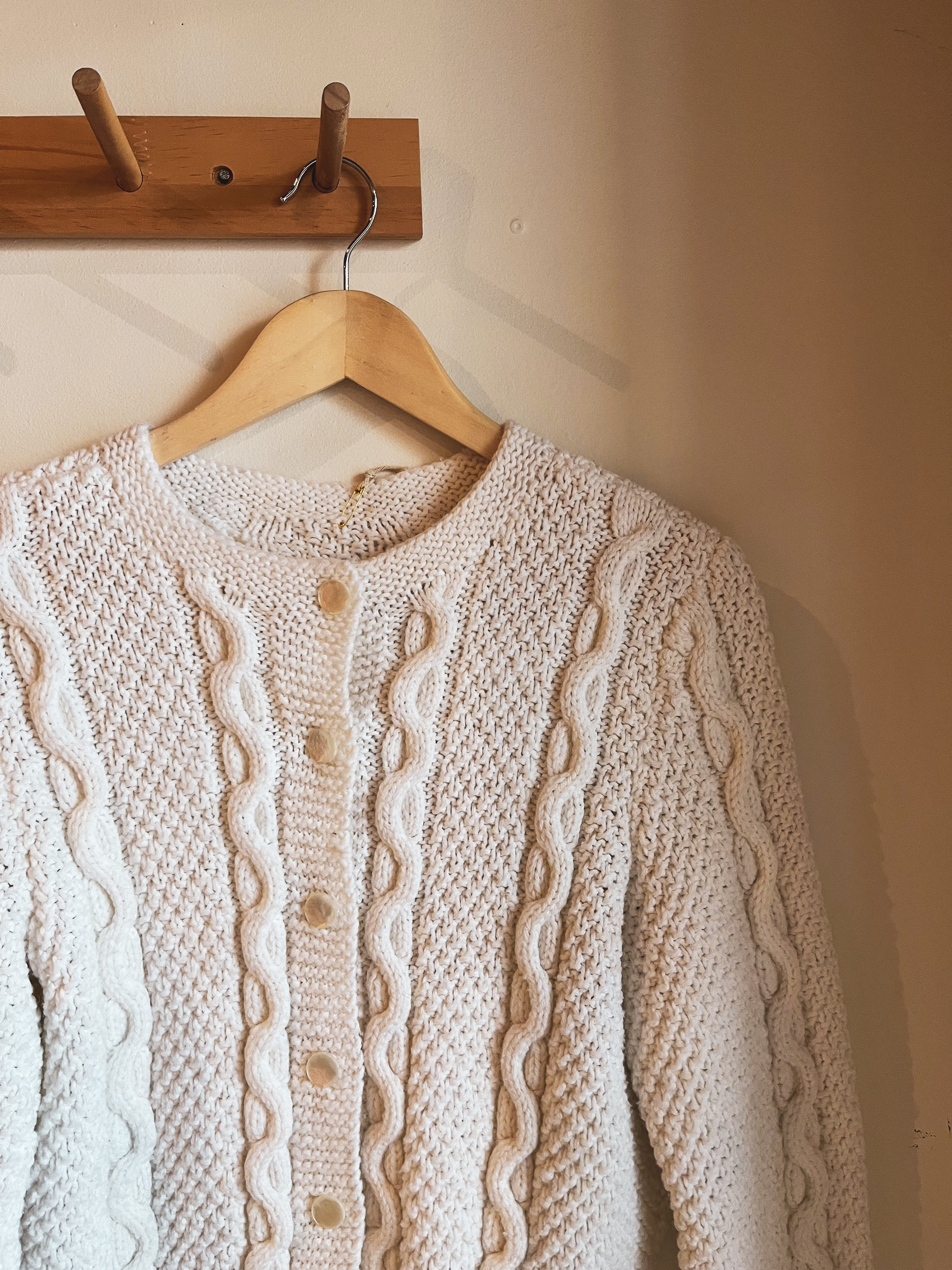 vintage white handmade cable knit cardigan | S