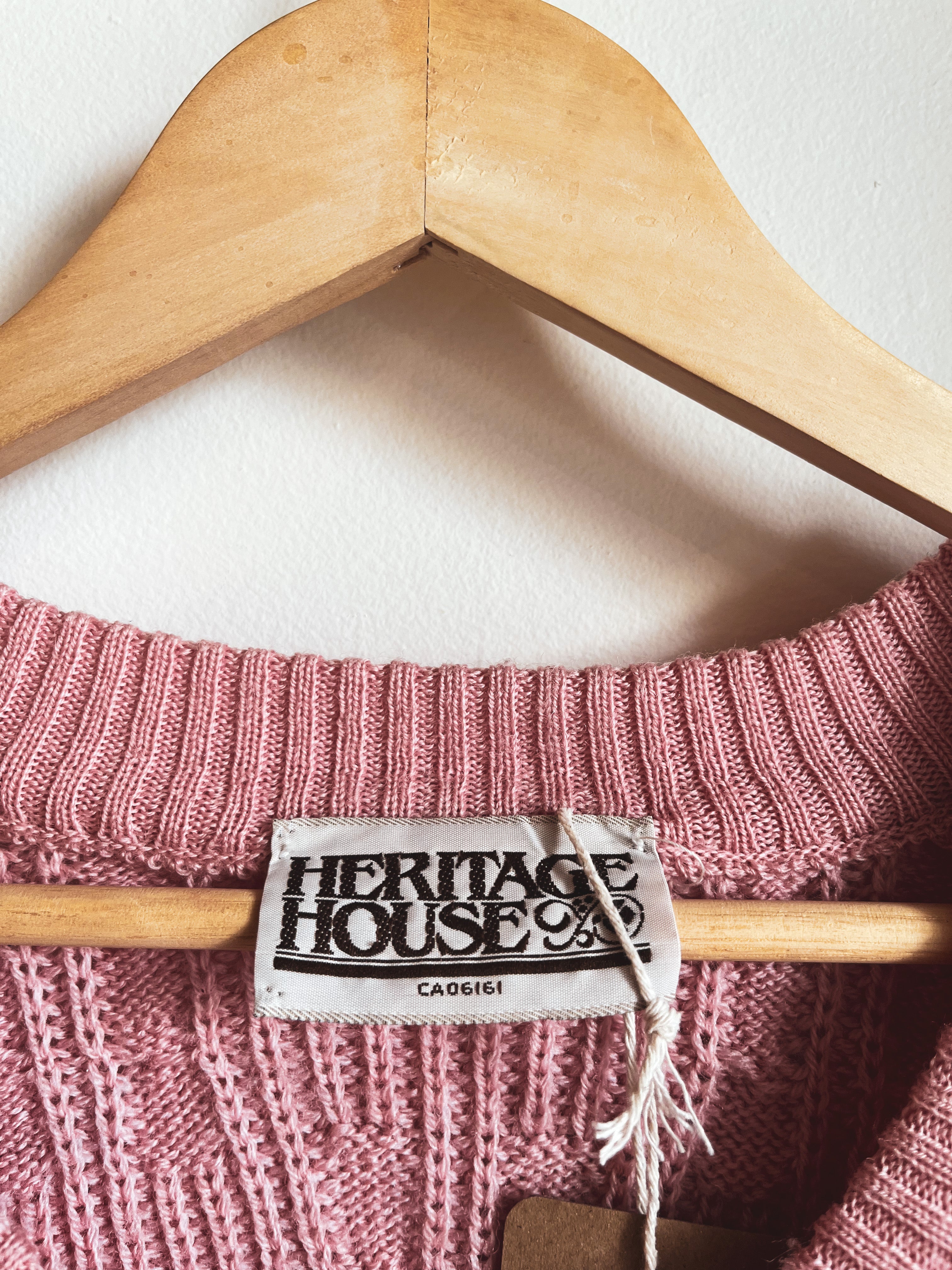 vintage pink v-neck sweater | S