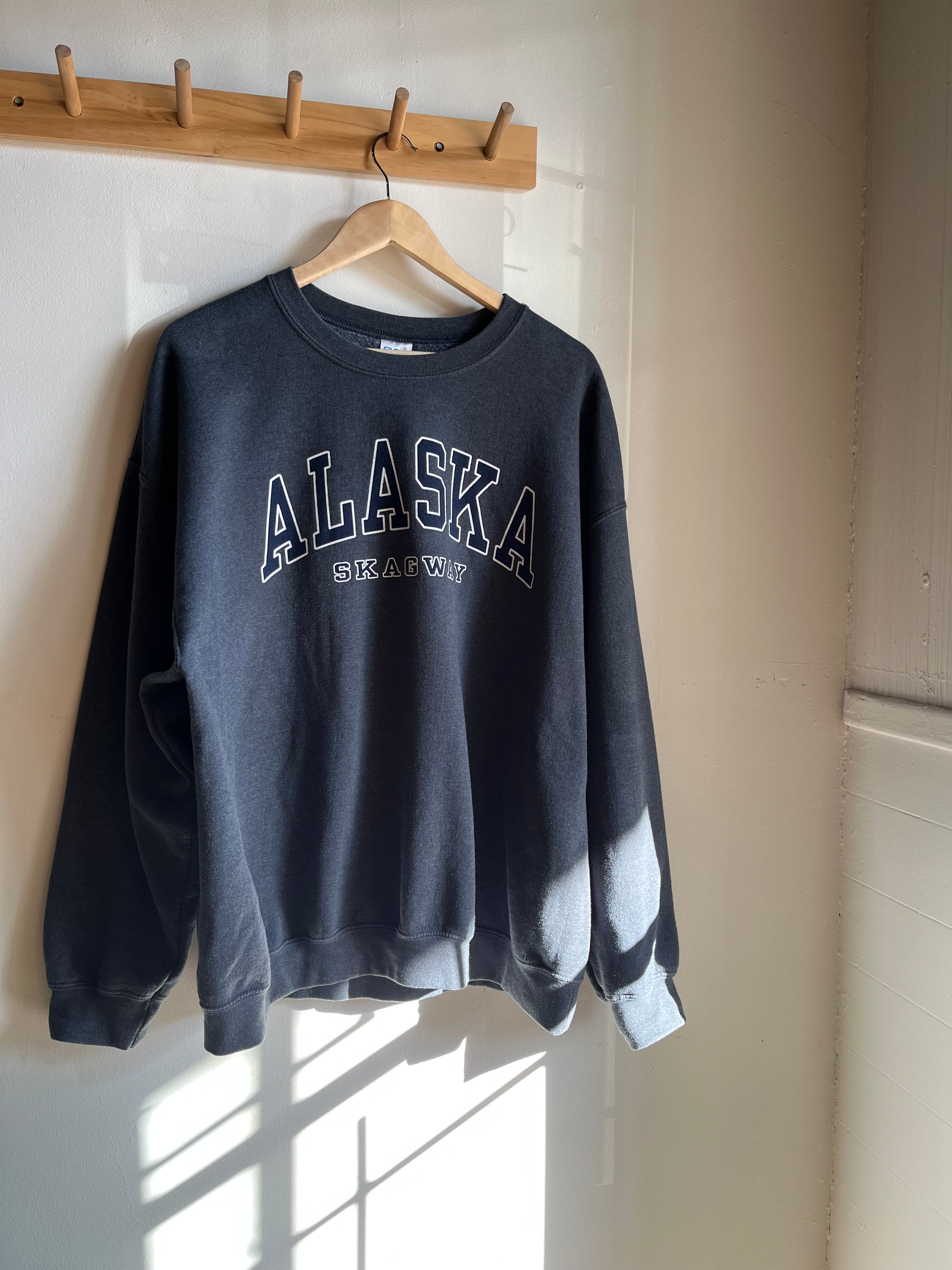 vintage dark grey Alaska crewneck | XL