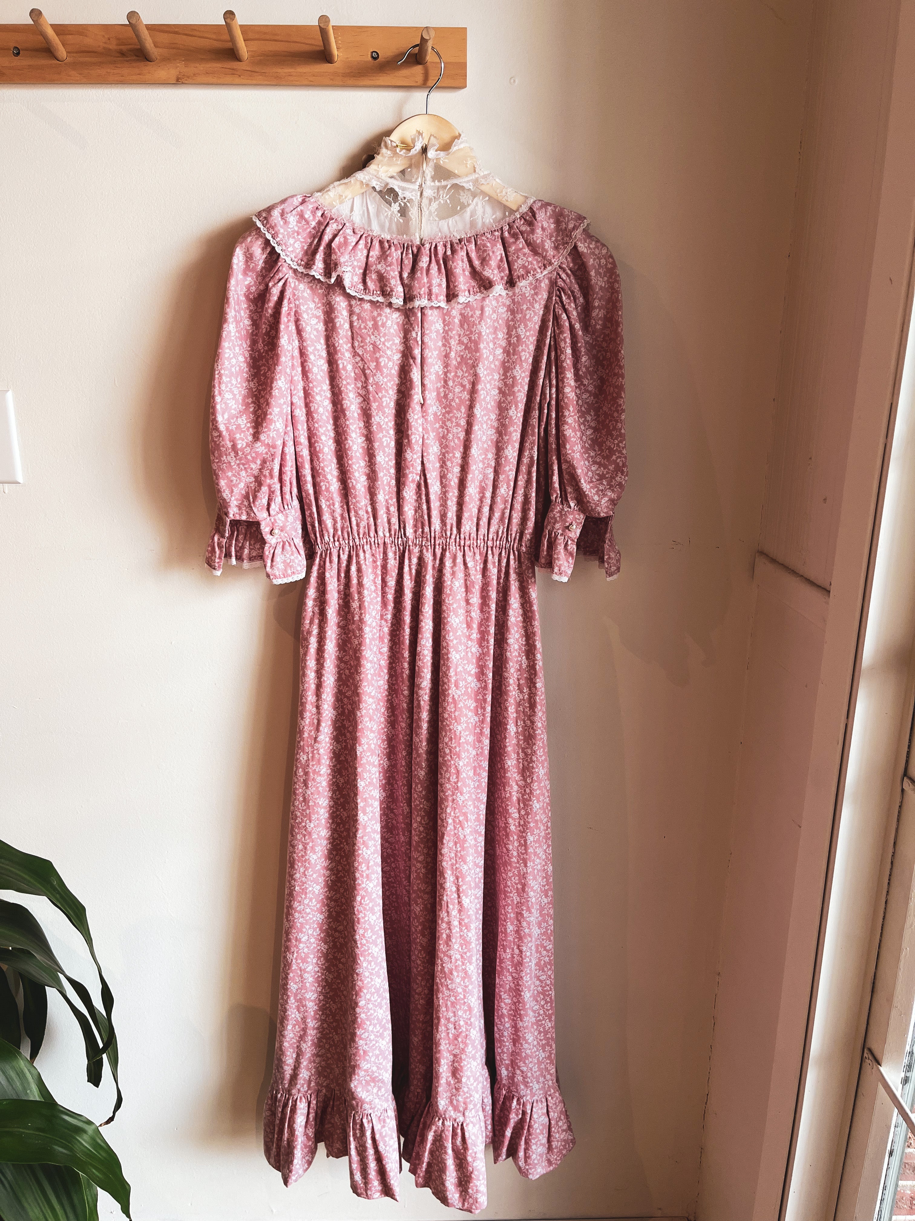 vintage pink floral lace collar prairie dress | S