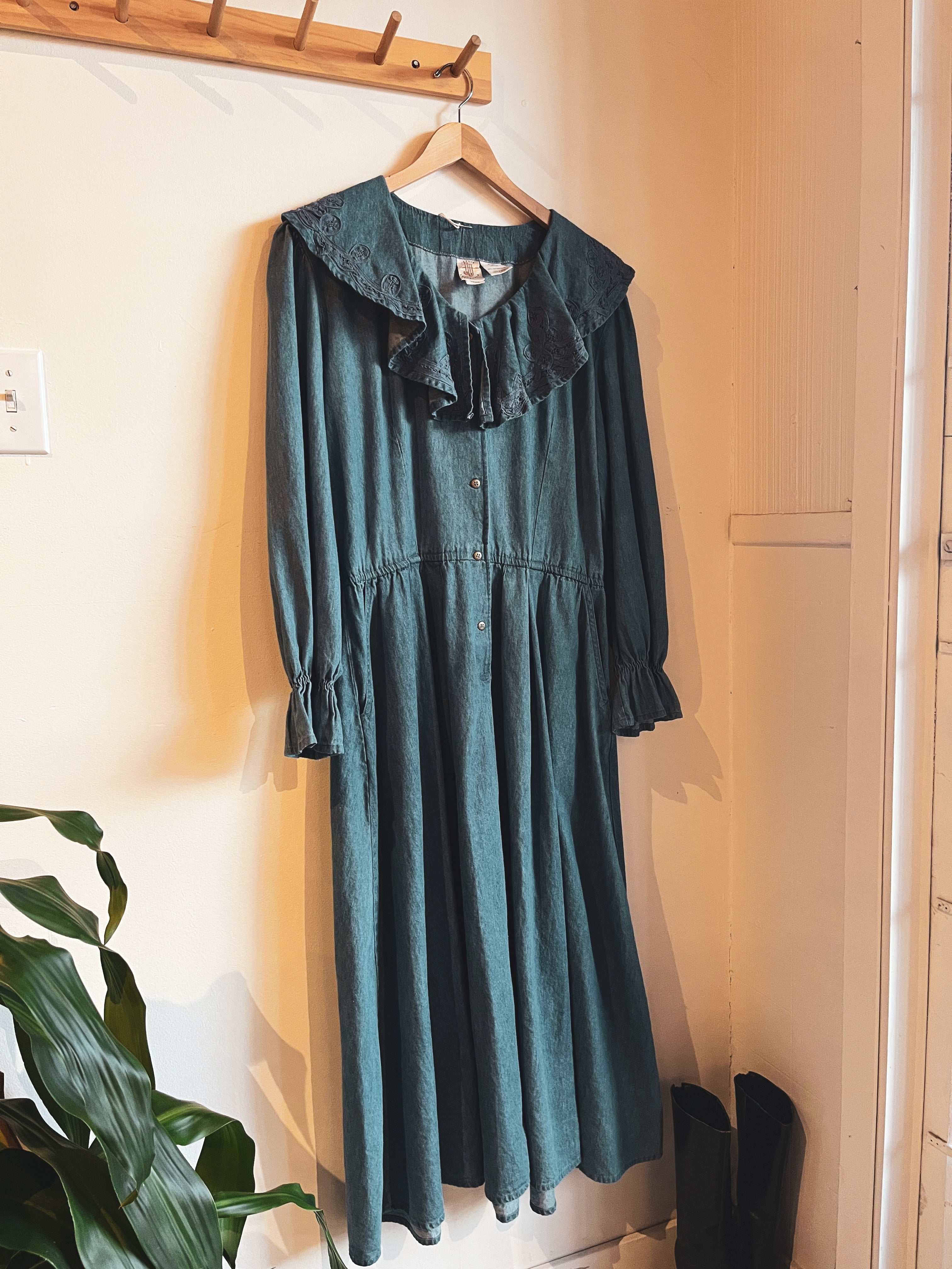 vintage collared denim dress | XL
