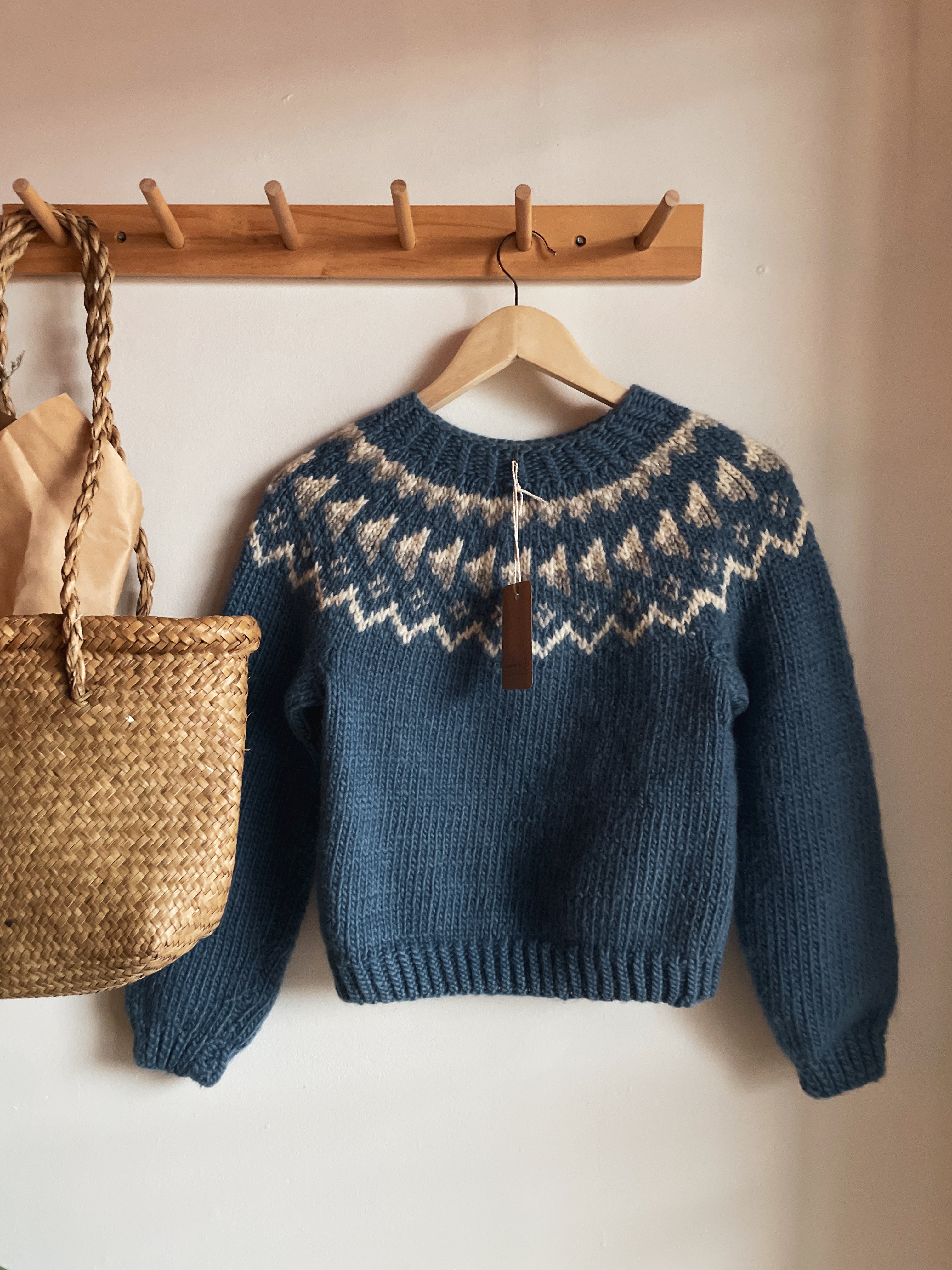 vintage blue nordic style handmade sweater | XS