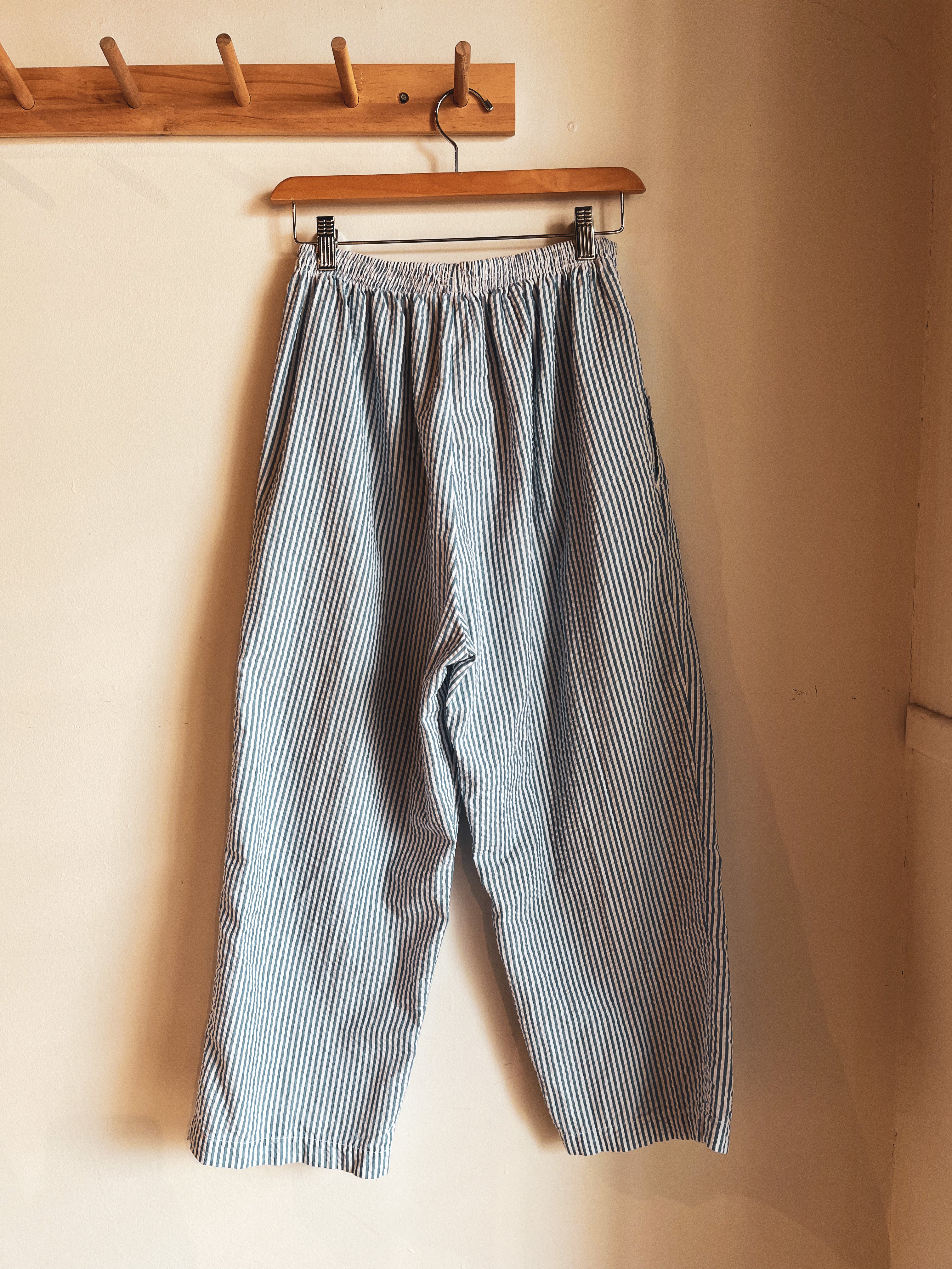 vintage blue & white pinstripe crop pants | M
