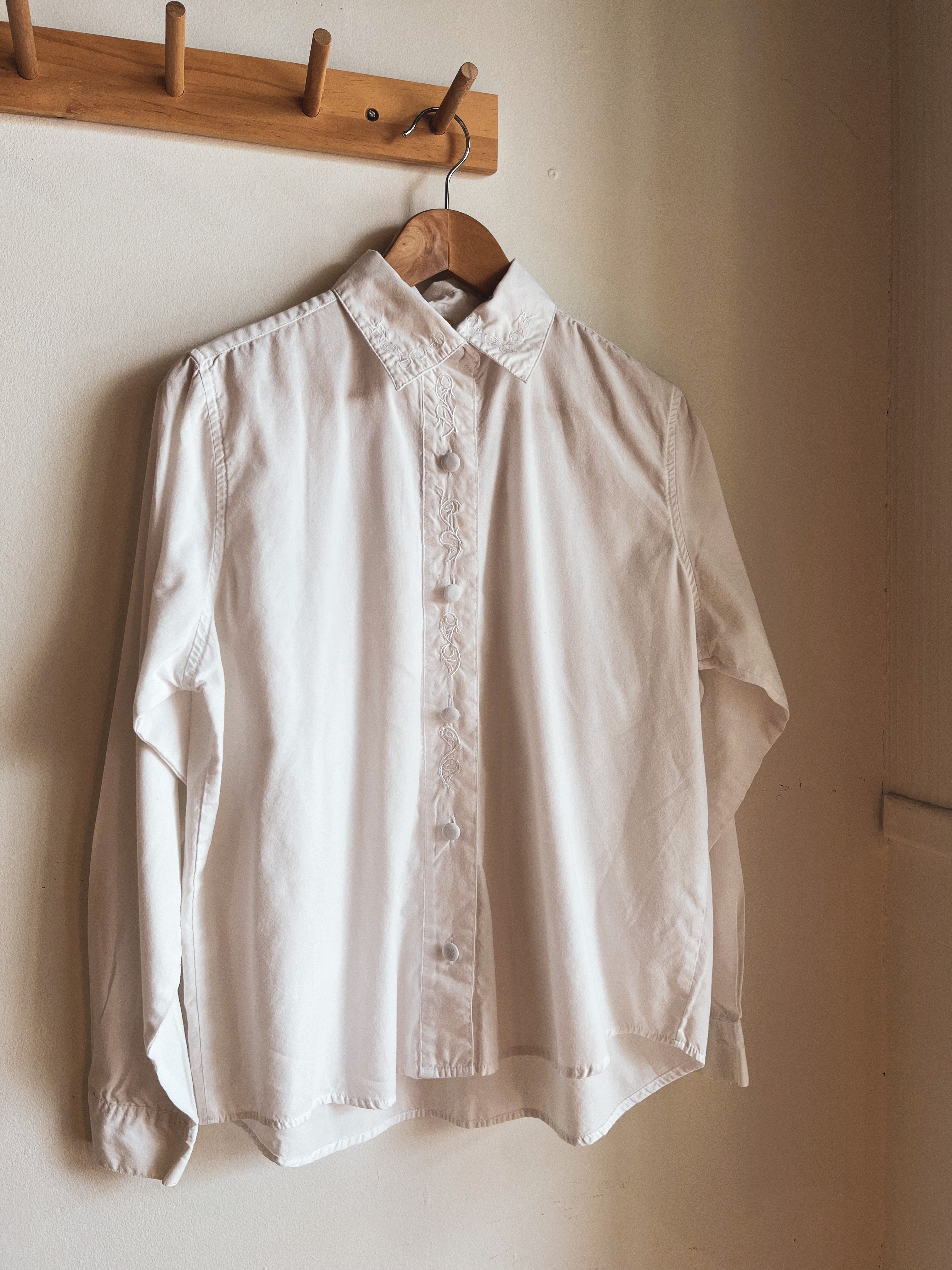 vintage white embroidered shirt | L