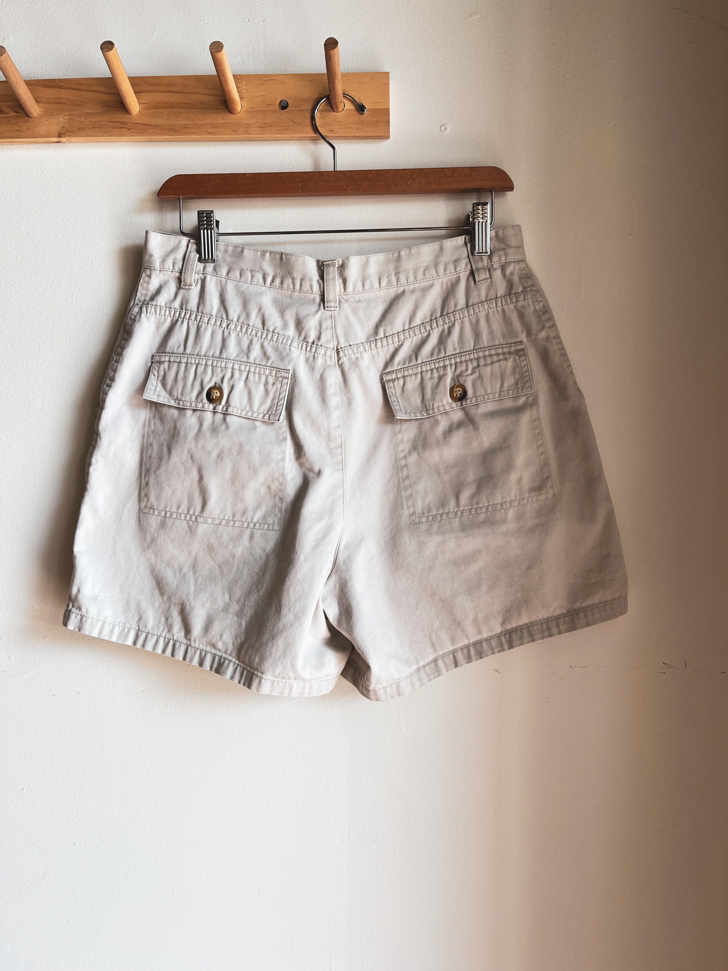 vintage cream cargo shorts | M