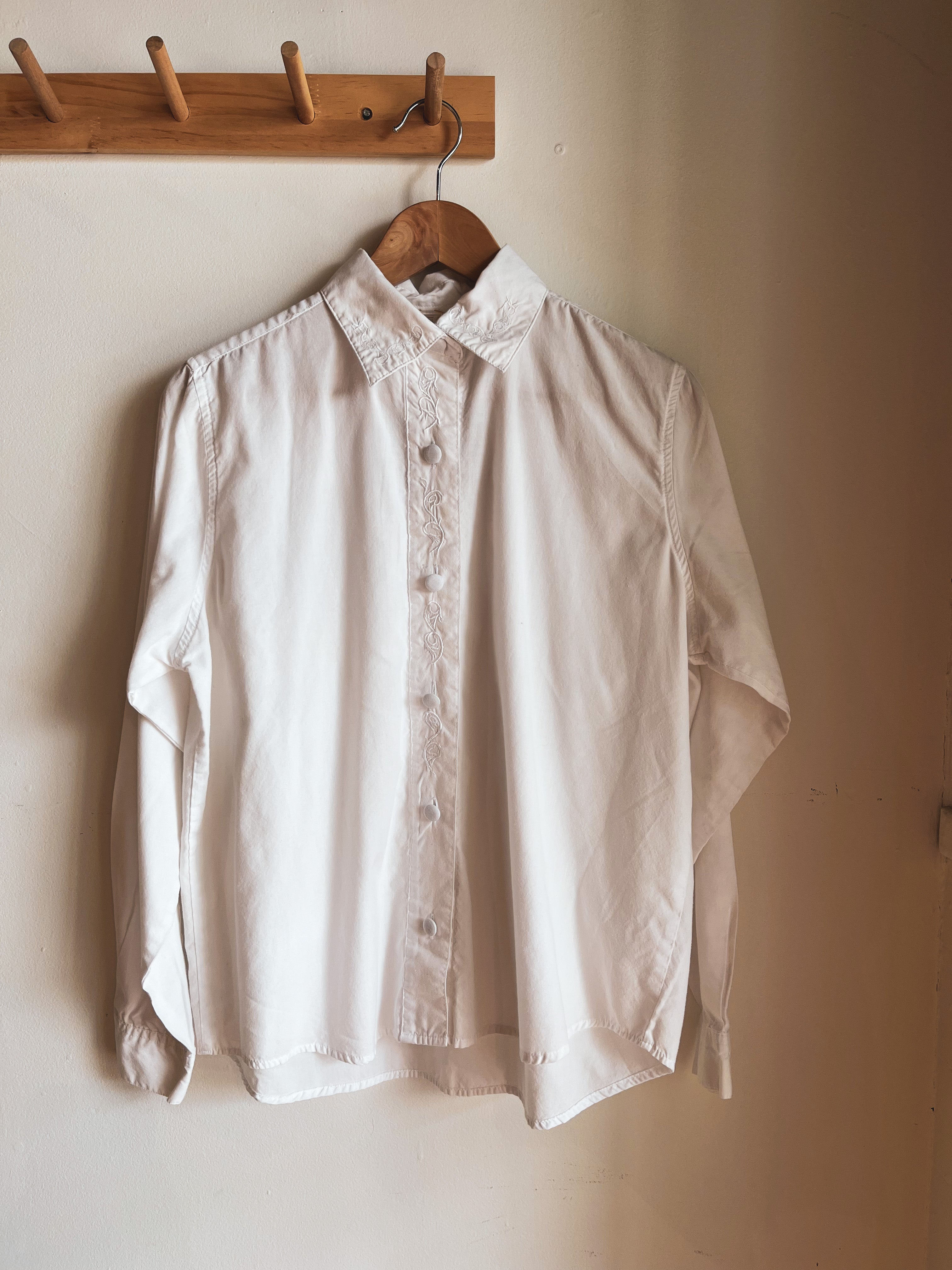 vintage white embroidered shirt | L