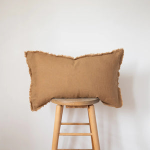 Open image in slideshow, fringed linen lumbar pillow
