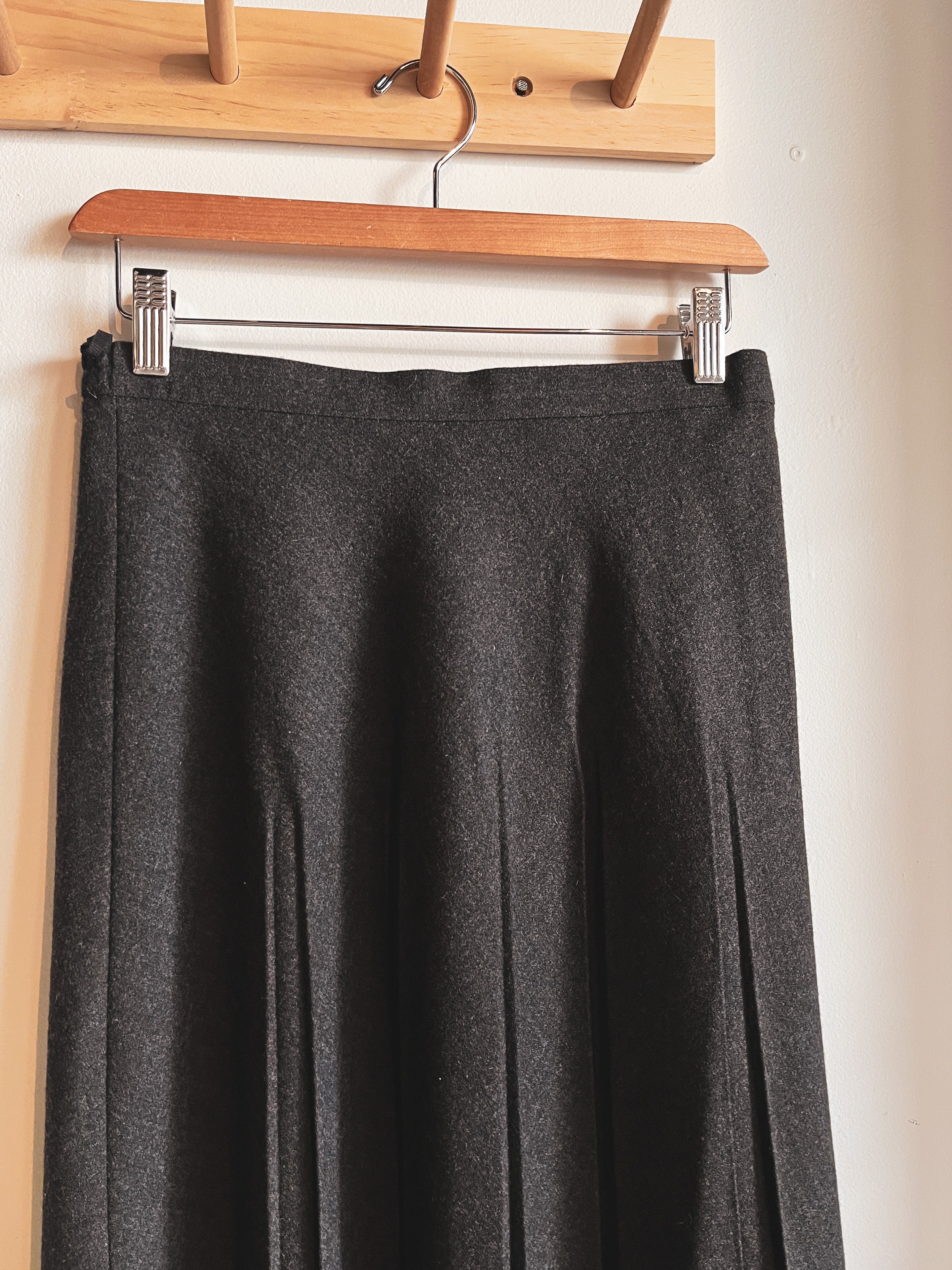 vintage dark grey pleated midi skirt | S