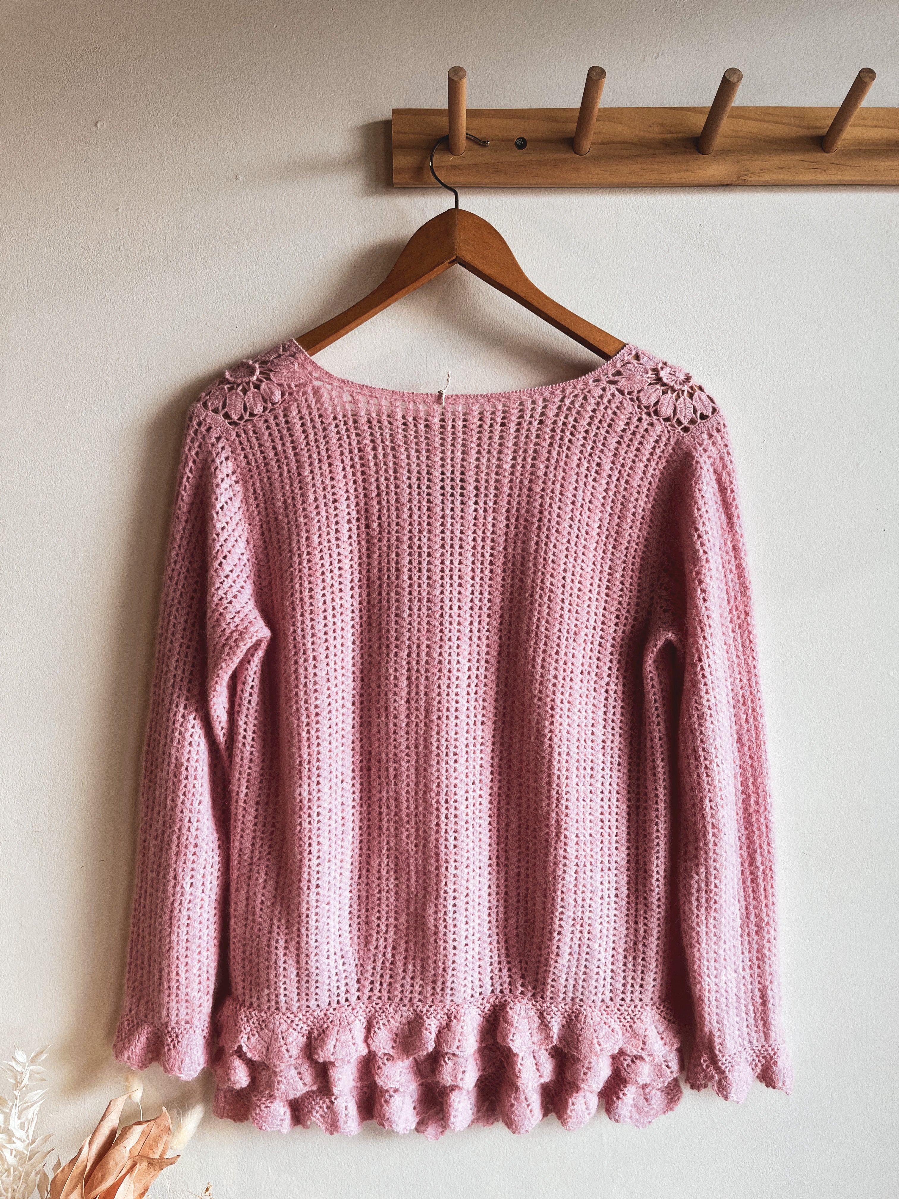 vintage pink floral frilly knit cardigan | S