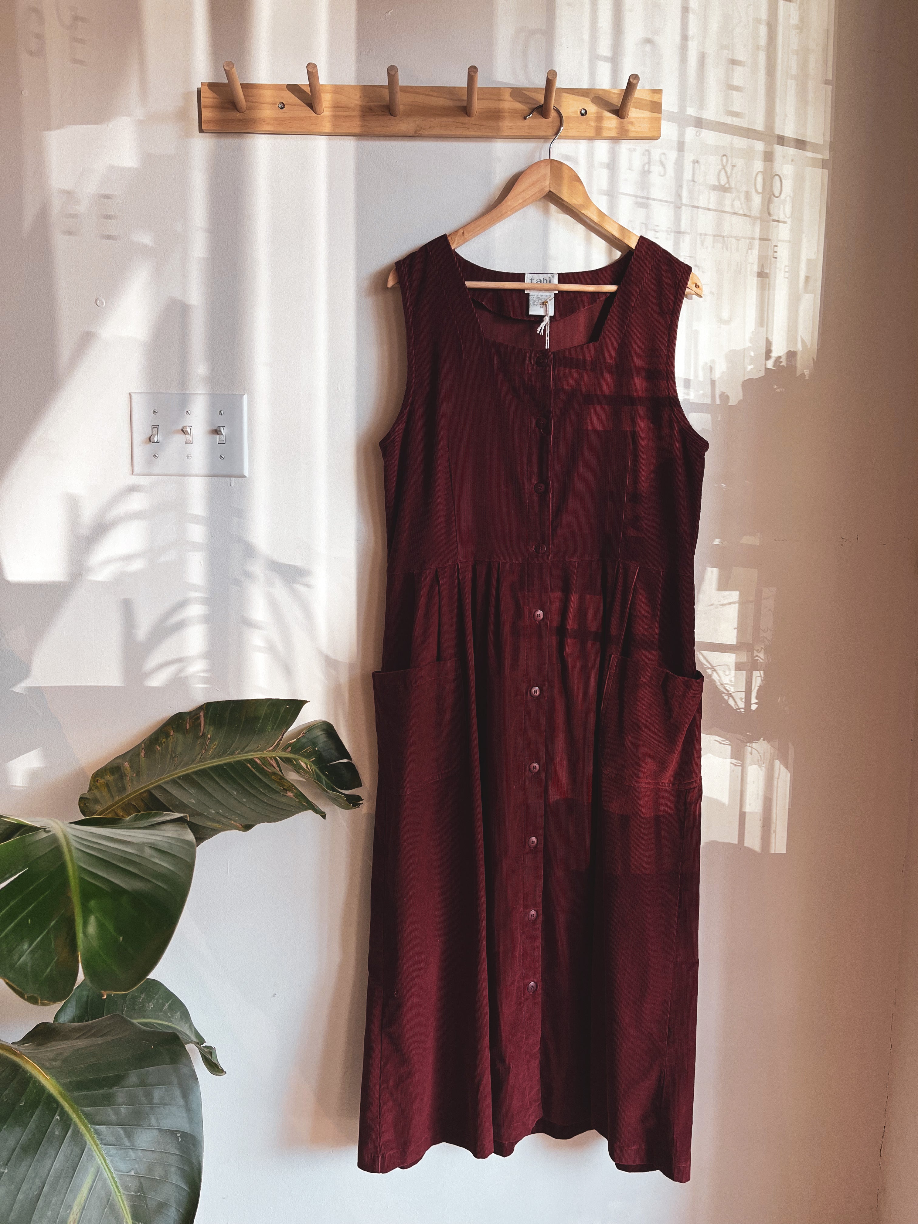 vintage burgundy corduroy midi dress | XL