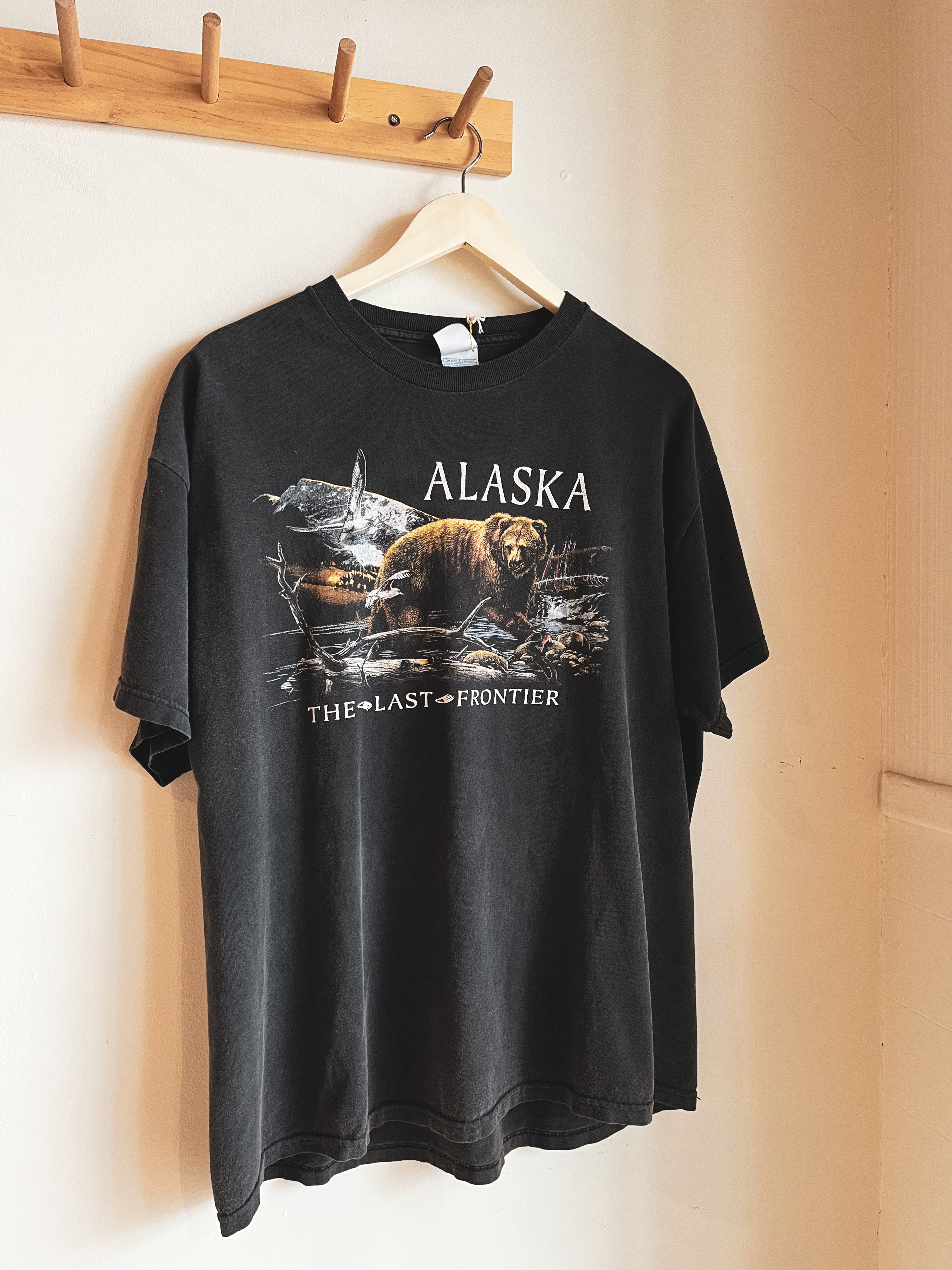 vintage black Alaska bear tshirt | XL